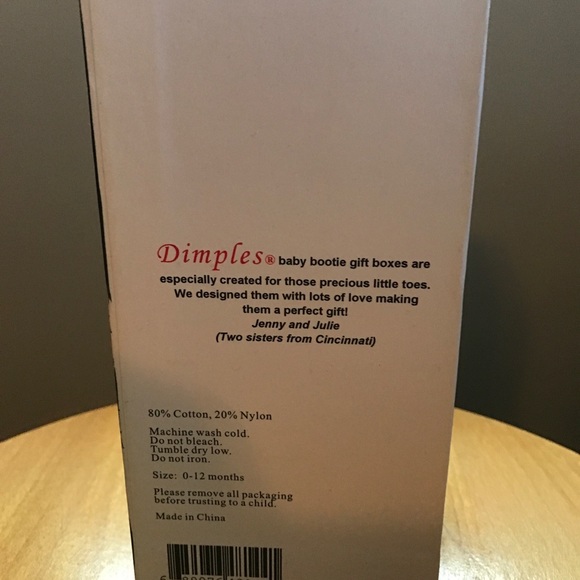 "NEW" Dimples Baby Bootie Gift Box -0-12months - Picture 4 of 4